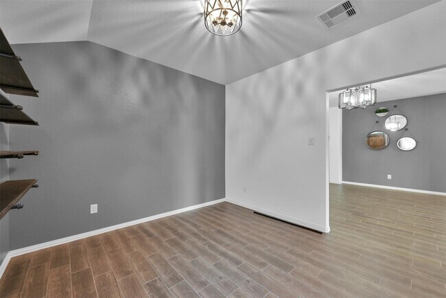 Building Photo - 16034 Dehay Ln