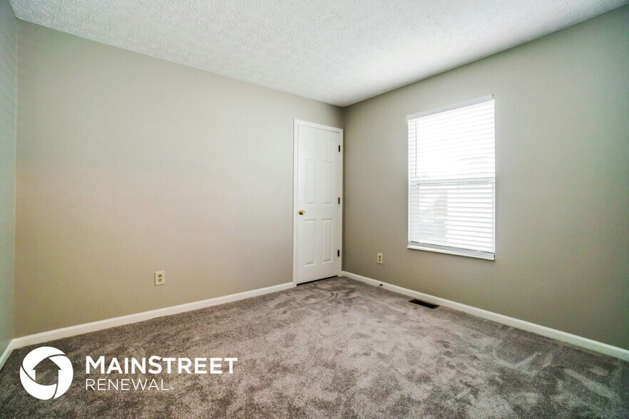 Building Photo - 2204 Brookbank Dr