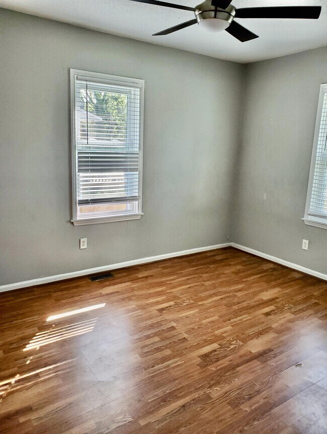 Building Photo - 529 Katonah Ave