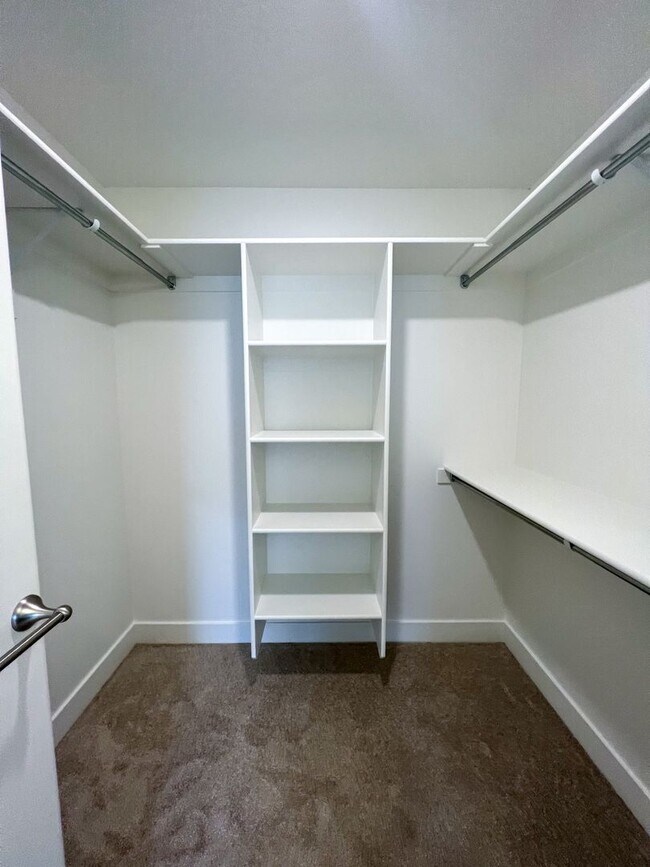 Building Photo - New Townhome