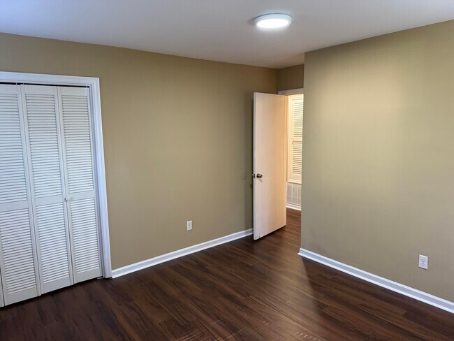 Building Photo - 3326 Quaker Springs Rd