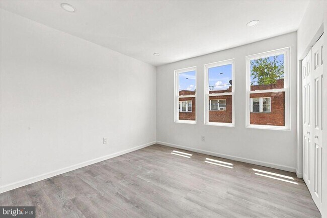 Building Photo - 2435 Fitzgerald St