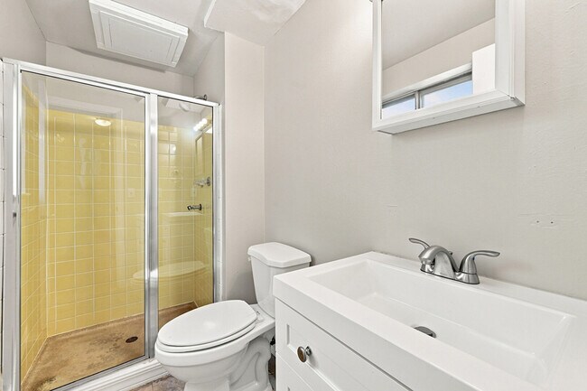 Building Photo - 3050 S Hobart Way