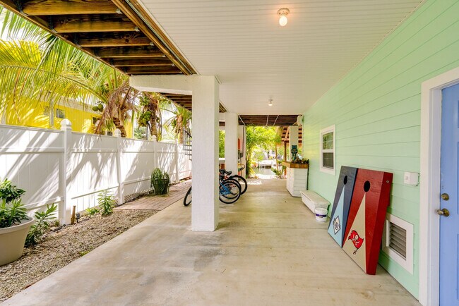 Building Photo - 31 Palm Dr