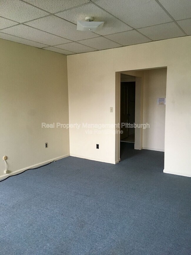 Building Photo - 437 S Aiken Ave