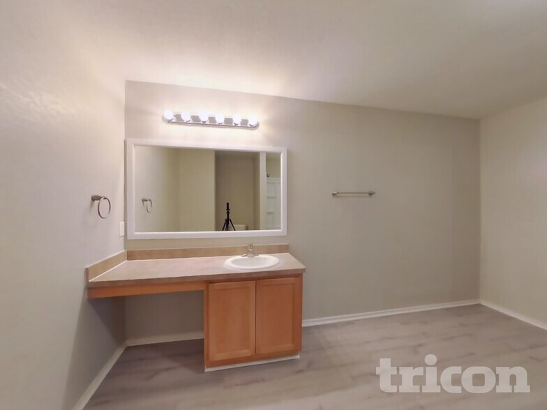 Building Photo - 7714 Burro Bend