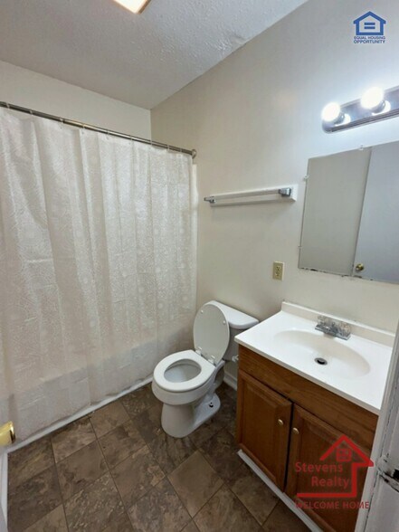 Building Photo - 62 Bybee Woods Dr