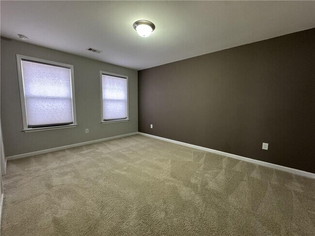 Building Photo - 920 Grove Valley Dr