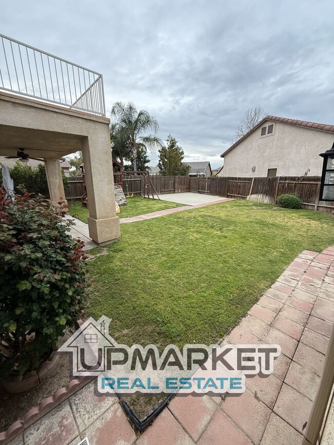 Building Photo - Spacious 5-Bedroom, 3-Bathroom Home in Sou...