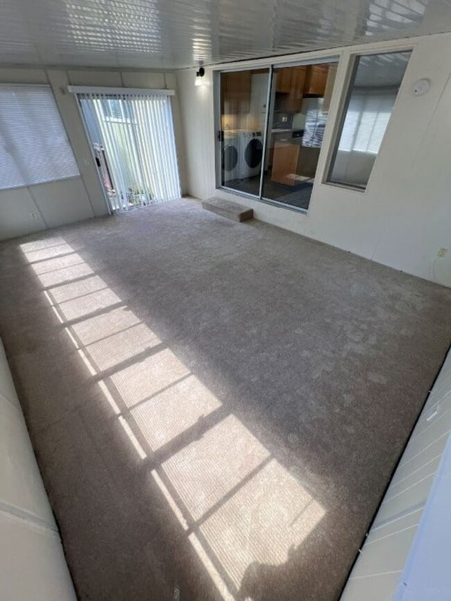 Building Photo - Hardeman