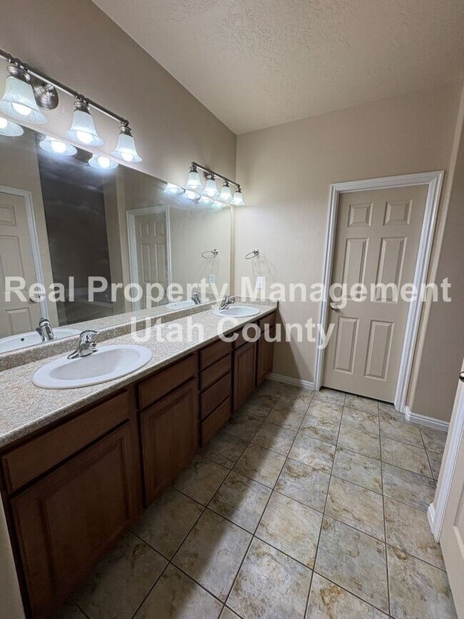 Building Photo - 1643 W 140 N