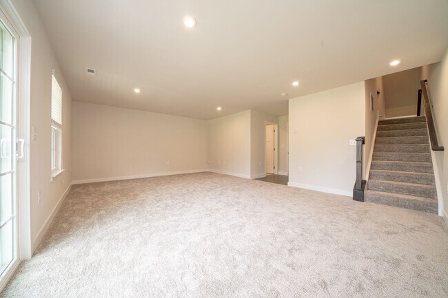 Building Photo - Townhome on the Chapel Hill/Durham line- Available August 7th