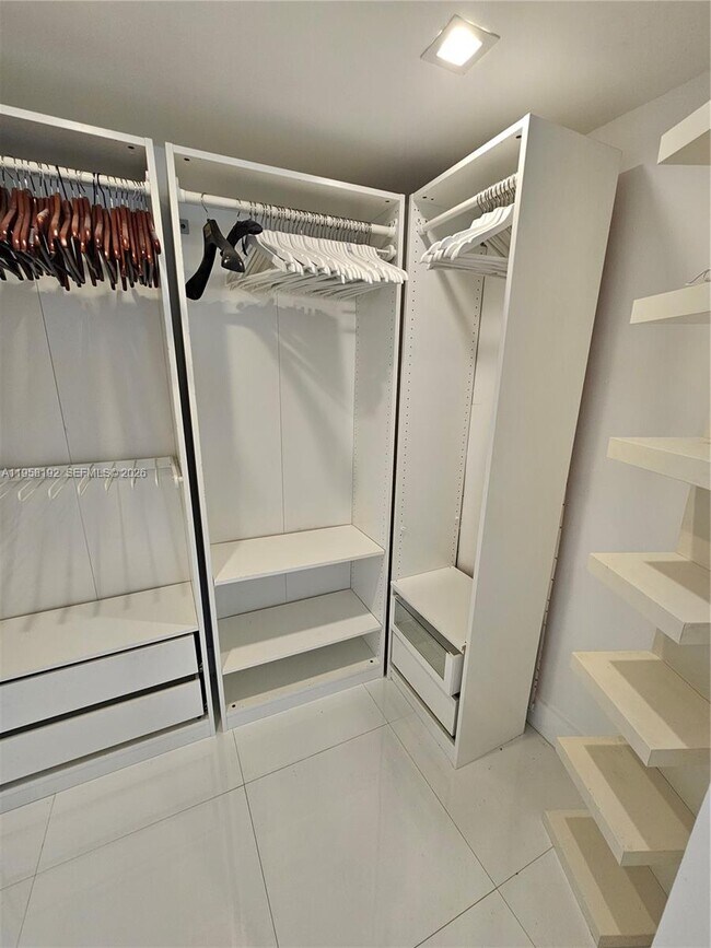 Building Photo - 1421 NW 65th Terrace