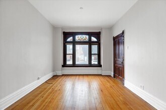 Building Photo - 1013 N Winchester Ave