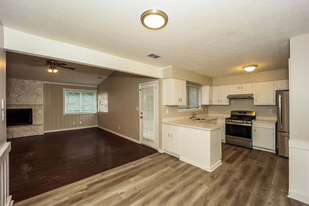 Building Photo - 596 Post Oak Rd