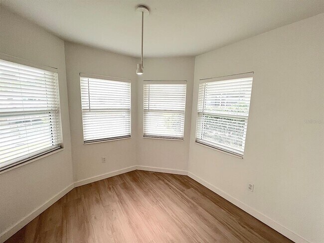 Building Photo - 19 Cedarfield Ct