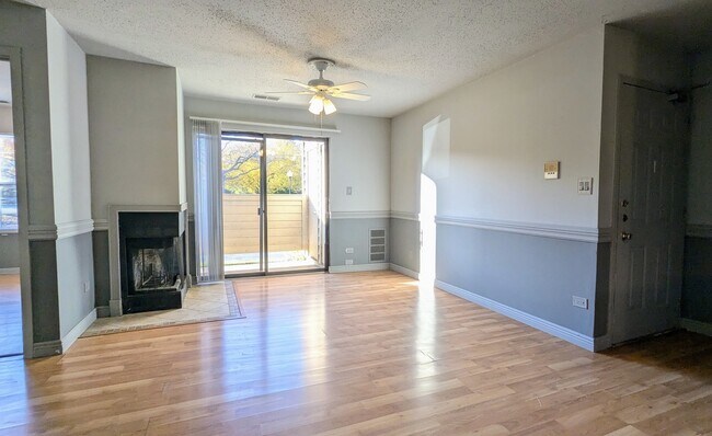 Building Photo - 1965 N Hicks Rd