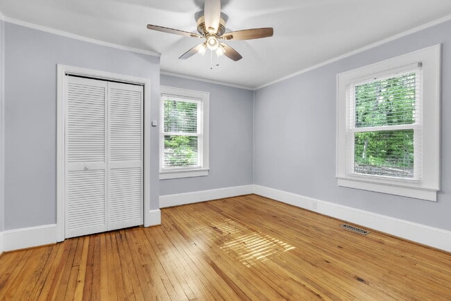 Building Photo - Cozy 2 Bed / 1 Bath Bungalow Near the Blue Ridge Mountains on Nearly 1 Acre $1,595/mo rent