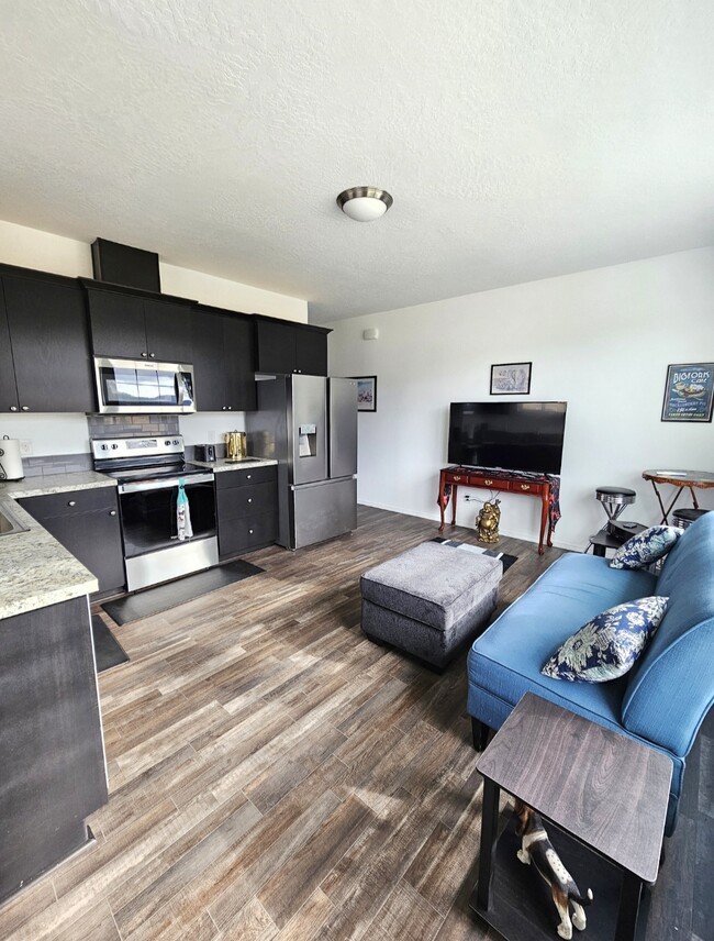 Building Photo - 203 Maven Wy