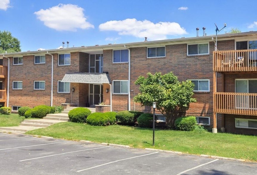 Iroquois Green 136 Lawson Ln Louisville KY 40214 Apartment Finder