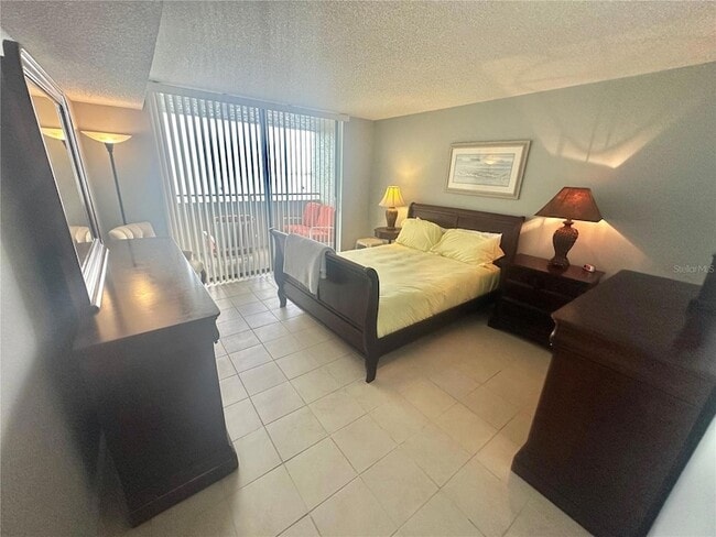 Building Photo - 6035 Sea Ranch Dr