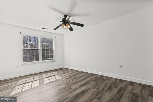 Building Photo - 8730 Grasmere Ct