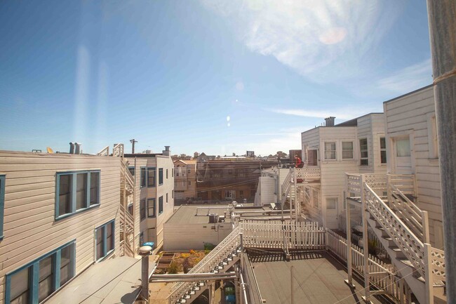 Building Photo - 5826 Geary Blvd