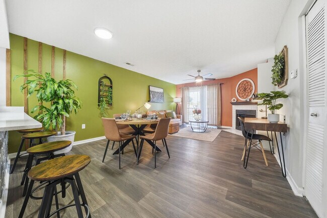 Building Photo - 8307 Royal Sand Cir