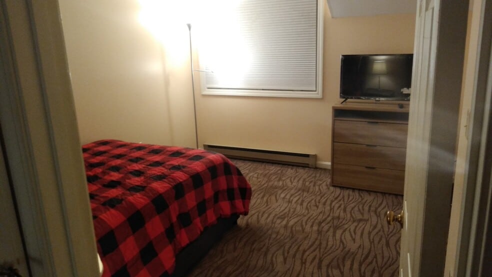 Building Photo - 292 Woodhaven Dr