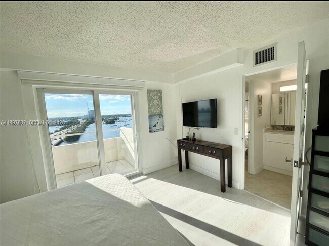 Building Photo - 7904 West Dr