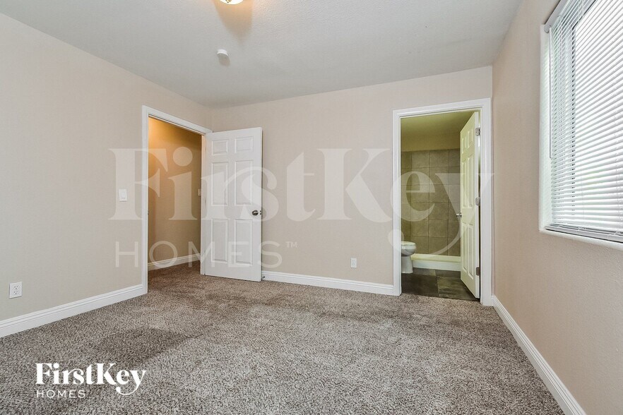 Building Photo - 301 Kings Ave