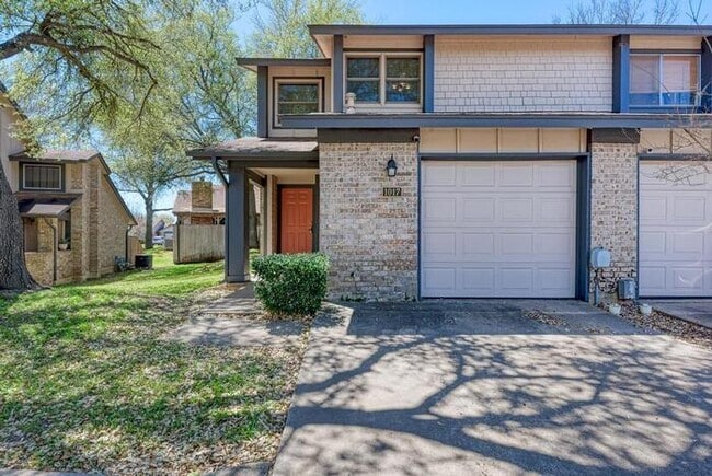 Building Photo - 1017 Solano Dr