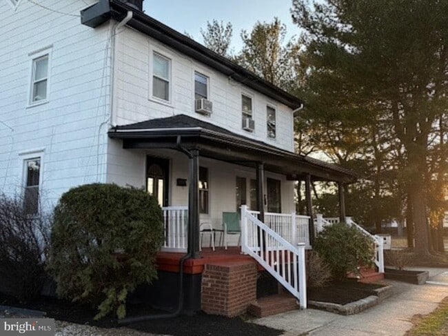 Building Photo - 114 Ellis St