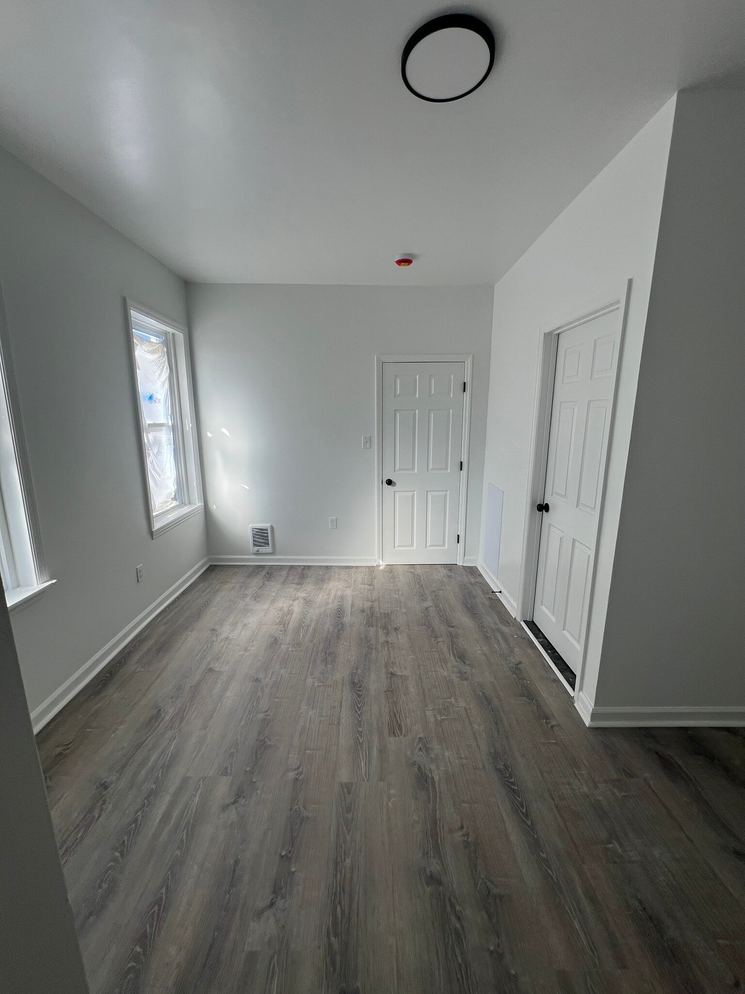 Rear unit - 1132 W 8th St