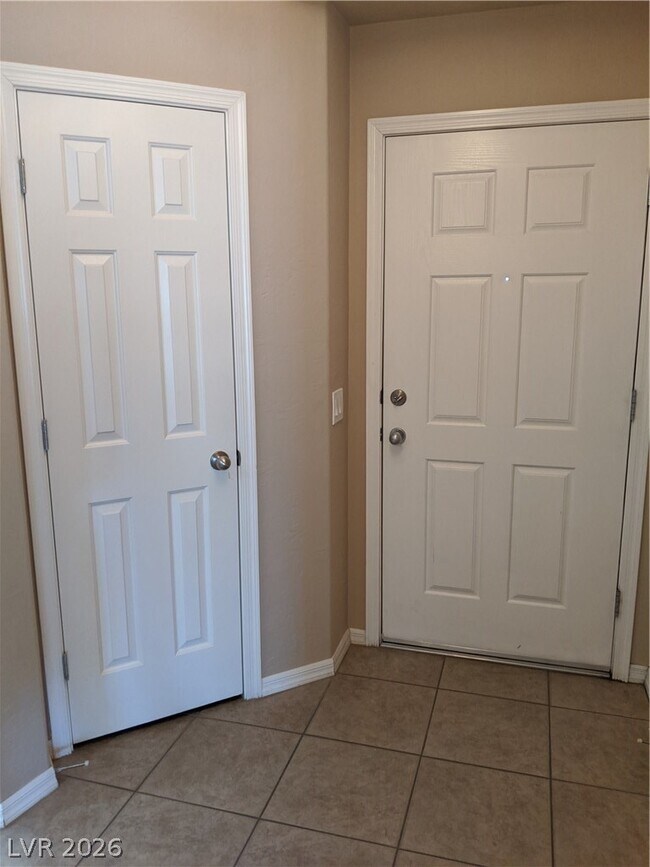 Building Photo - 7437 Ravines Ave