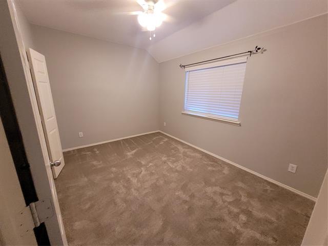 Building Photo - 9800 Meadow Rue Dr