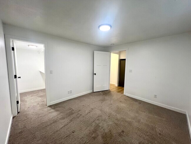 Building Photo - 2566 W 3900 N