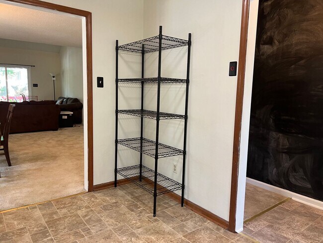 Building Photo - 4 Bed | 2 Bath Townhouse near NCSU - Stude...