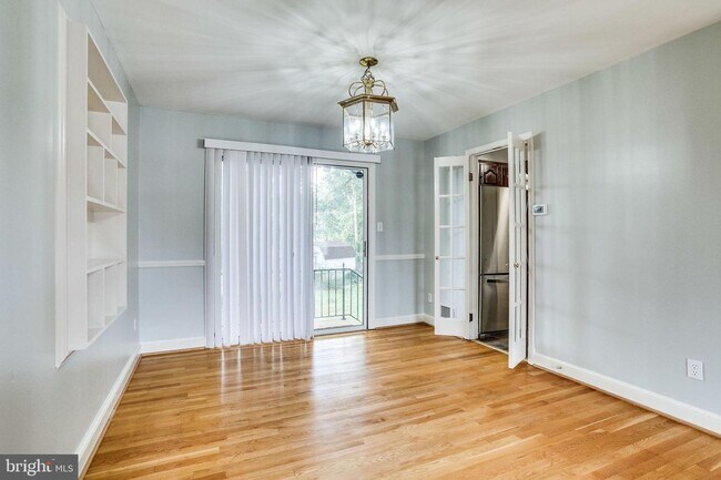 Building Photo - 5001 Ninian Ct