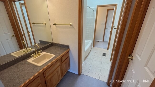 Building Photo - 5210 Driftstone Pl