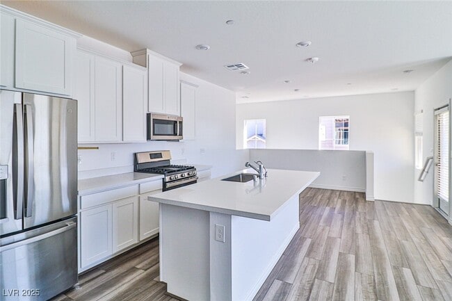 Building Photo - 216 Callen Falls Ave