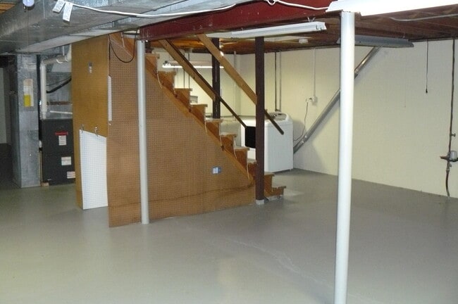 Building Photo - 12 W Bailey Rd