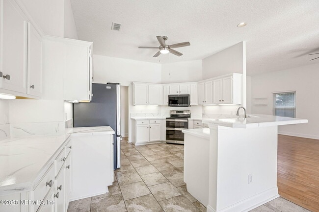 Building Photo - 3447 Heron Dr N