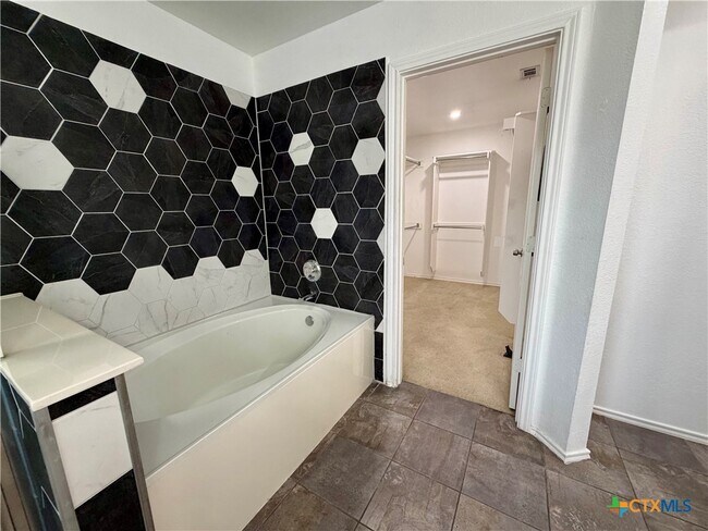 Building Photo - 804 Tapestry Cove