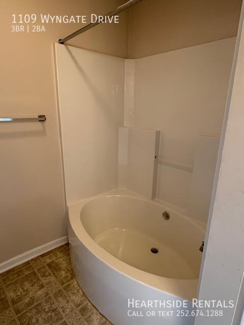 Building Photo - 1109 Wyngate Dr