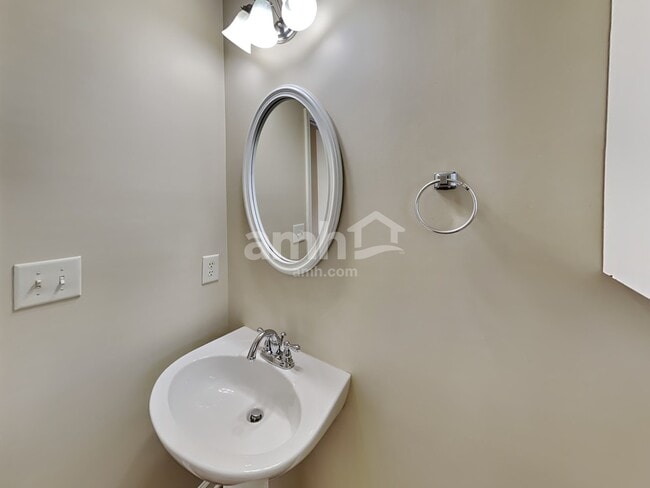 Building Photo - 2410 Chandler Grove Dr