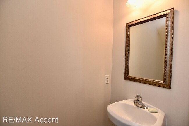 Building Photo - 3 br, 2.5 bath House - 325 Canyon Oak Loop