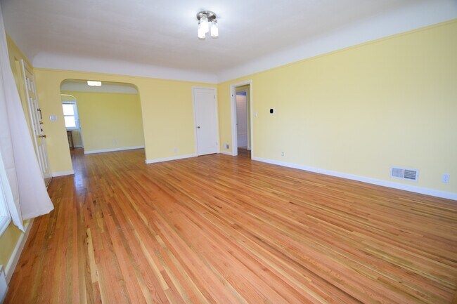 Building Photo - 10744 SE 29th Ave