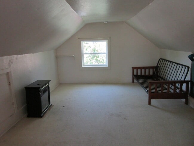 Building Photo - 438 High St