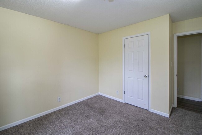 Building Photo - 329 Northridge Dr